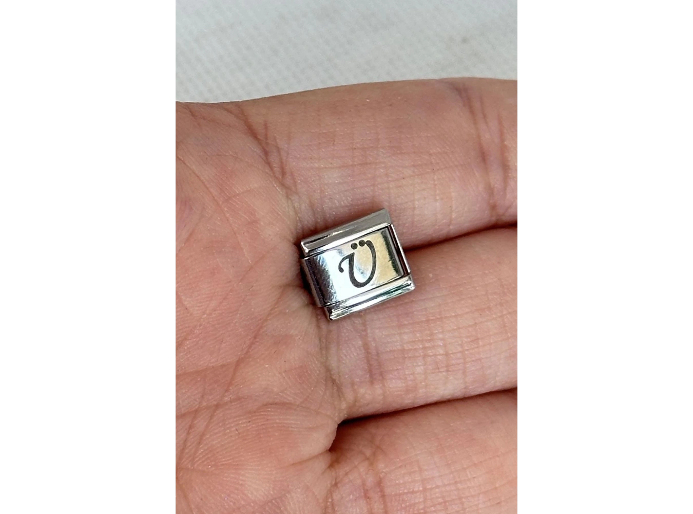 Gümüş Renk Ü Harfli Çelik Nomination Charm (Tek)