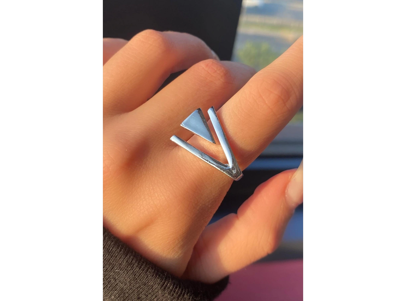 Gümüş Renk Üçgen Detaylı Ayarlanabilir Yüzük
