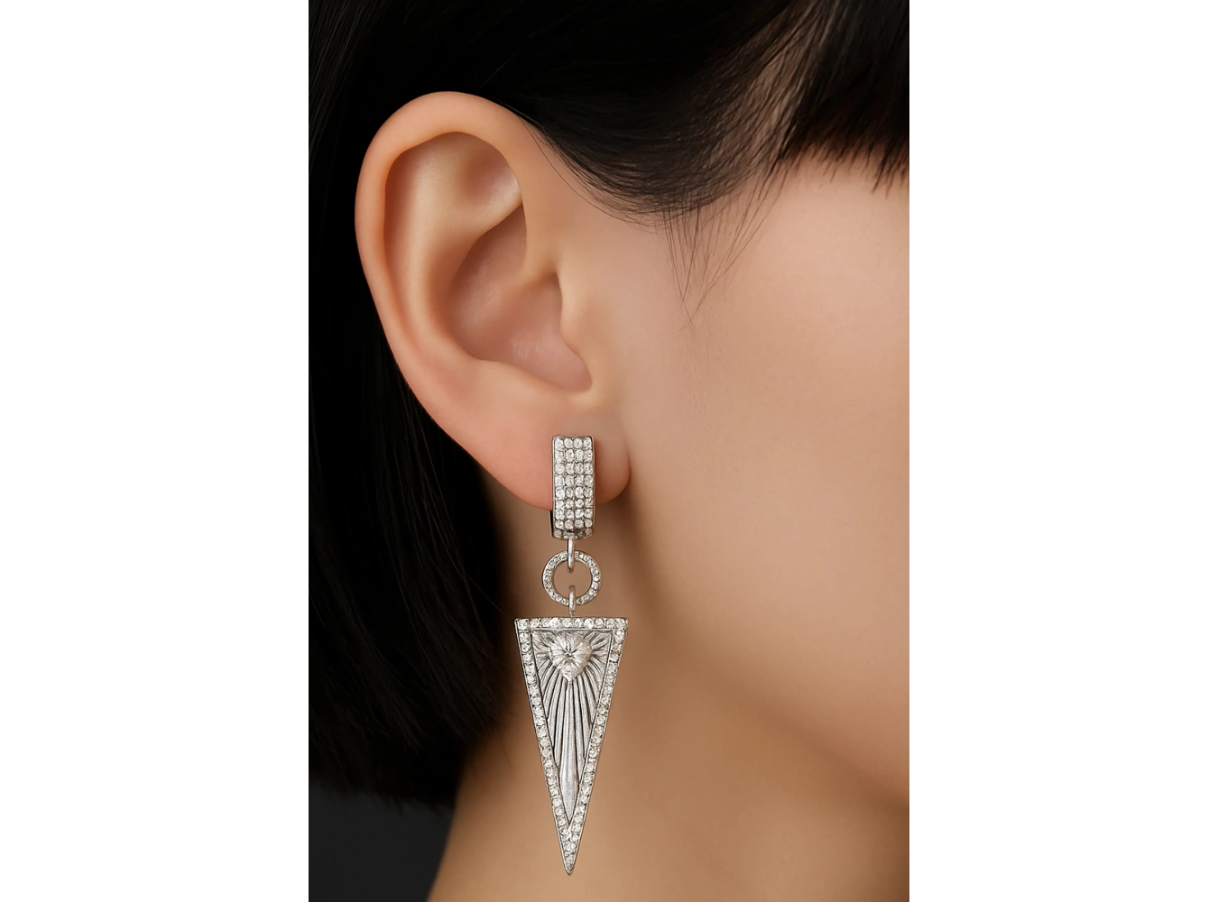 Gümüş Renk Üçgen Figürlü Taş Detaylı 14K Altın Kaplama TX Küpe (Çift)