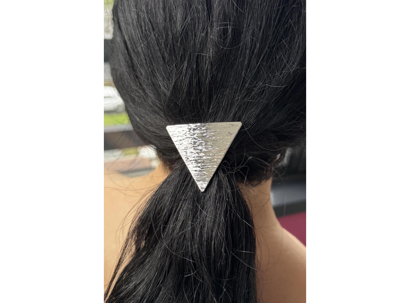 Gümüş Renk Üçgen Metal Detaylı Lastik Toka