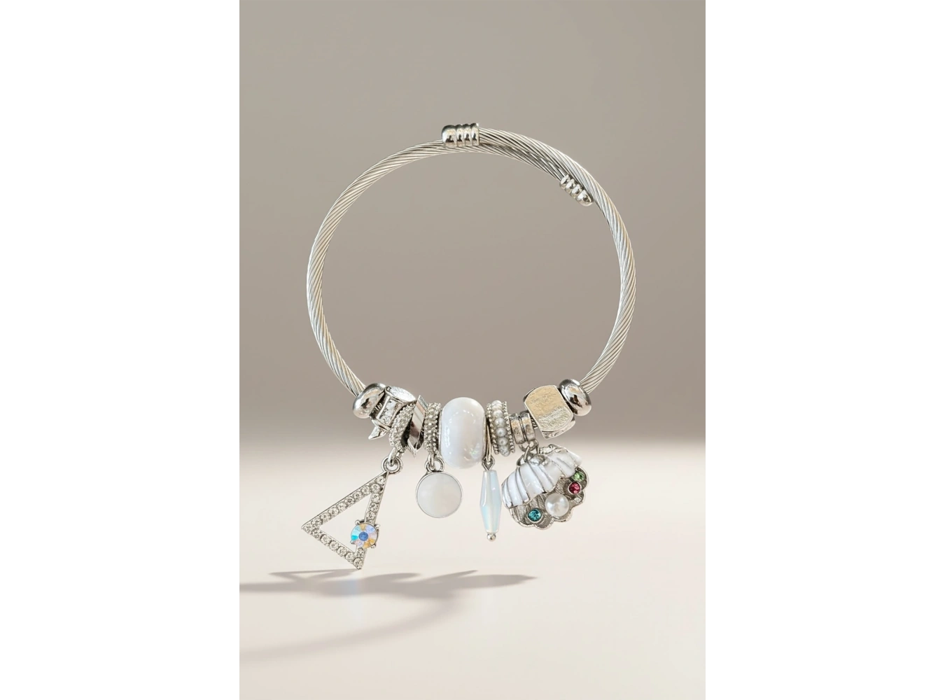 Gümüş Renk Üçgen Ve İstiridye Detaylı Çelik Pandora Bileklik