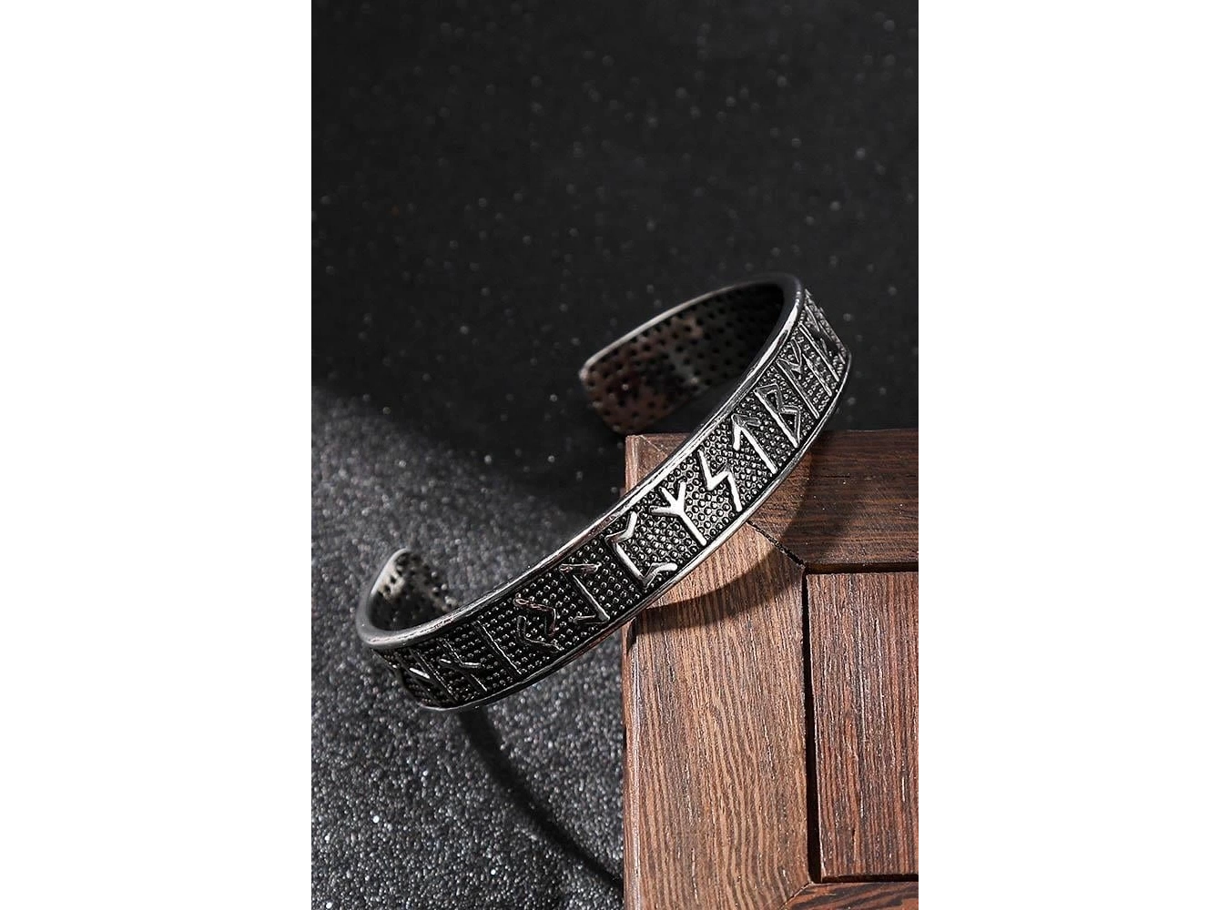 Gümüş Renk Viking Yazılı Çelik Kelepçe Bileklik