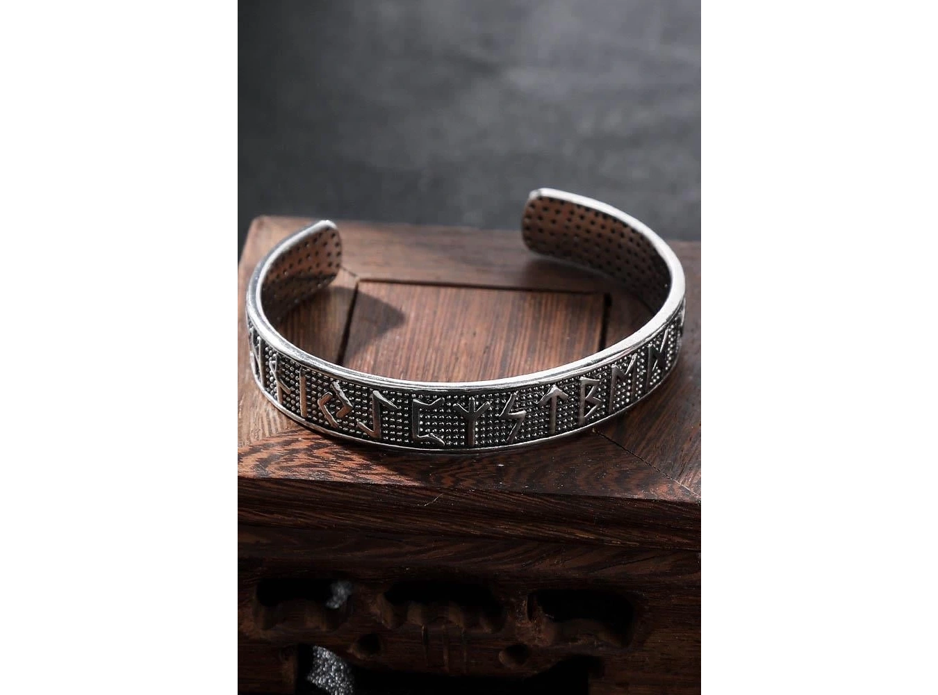 Gümüş Renk Viking Yazılı Çelik Kelepçe Bileklik