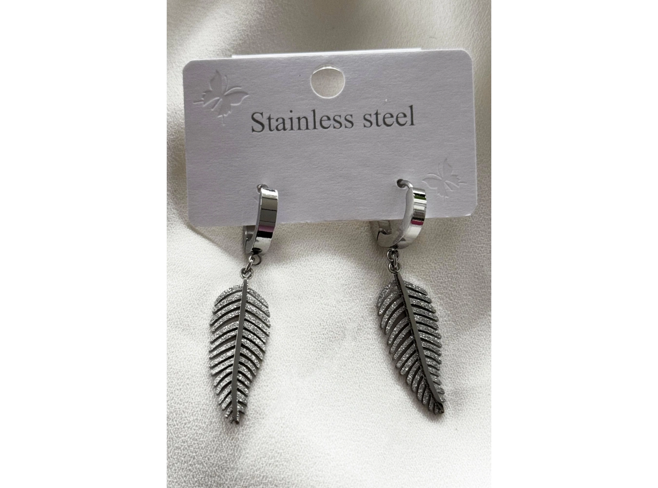 Gümüş Renk Yaprak Figürlü Çelik Küpe (Çift)