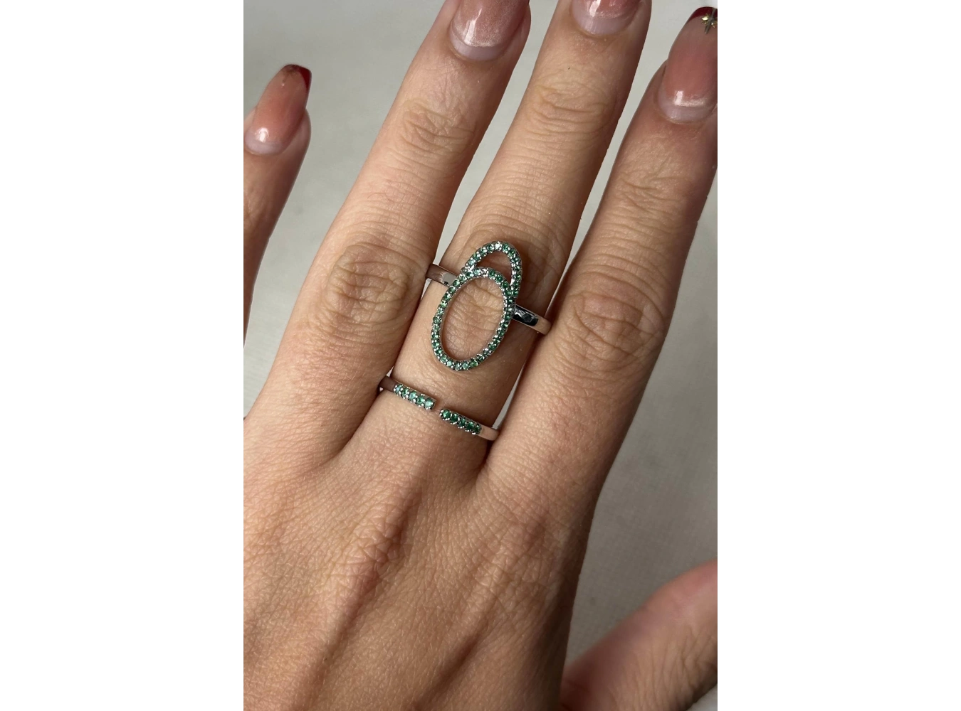 Gümüş Renk Yeşil Taş Detaylı Ayarlanabilir Çelik Yüzük