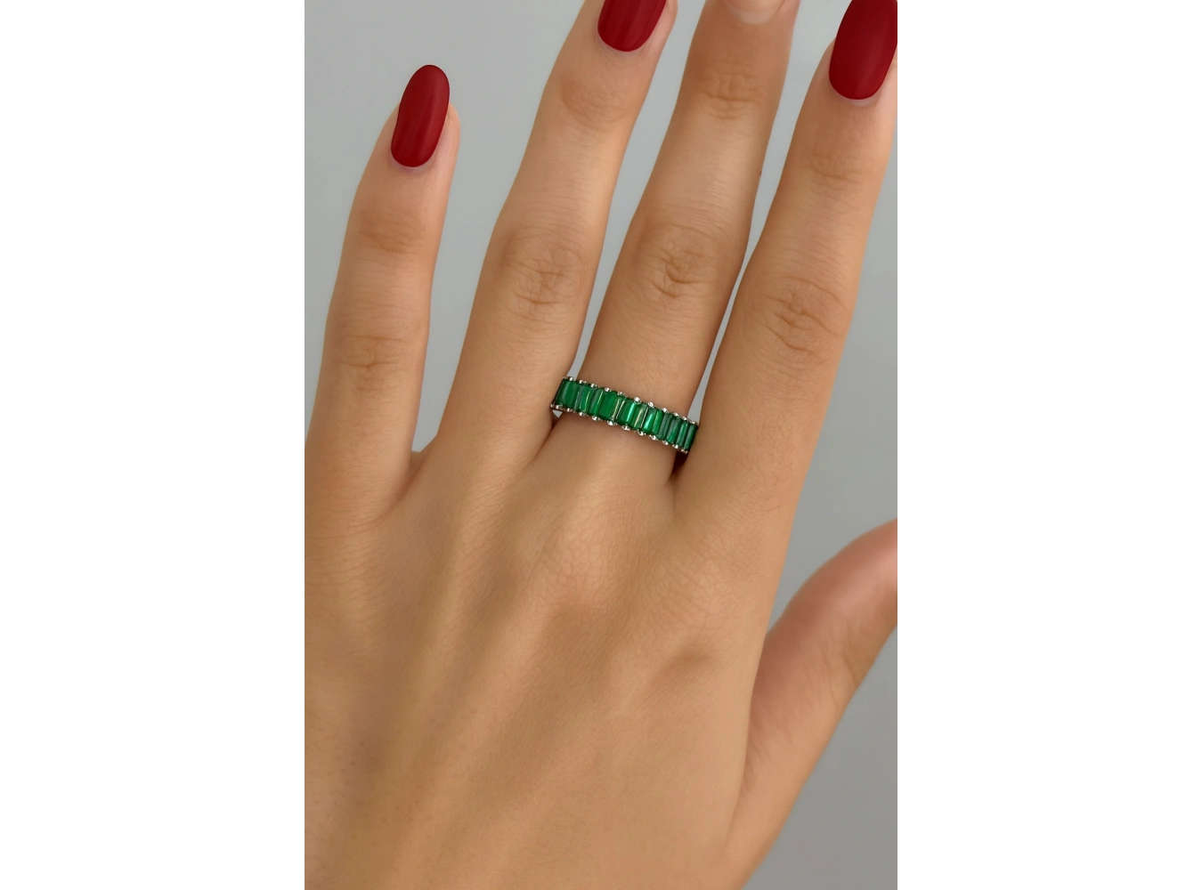 Gümüş Renk Yeşil Taş Detaylı Ayarlanabilir Çelik Yüzük