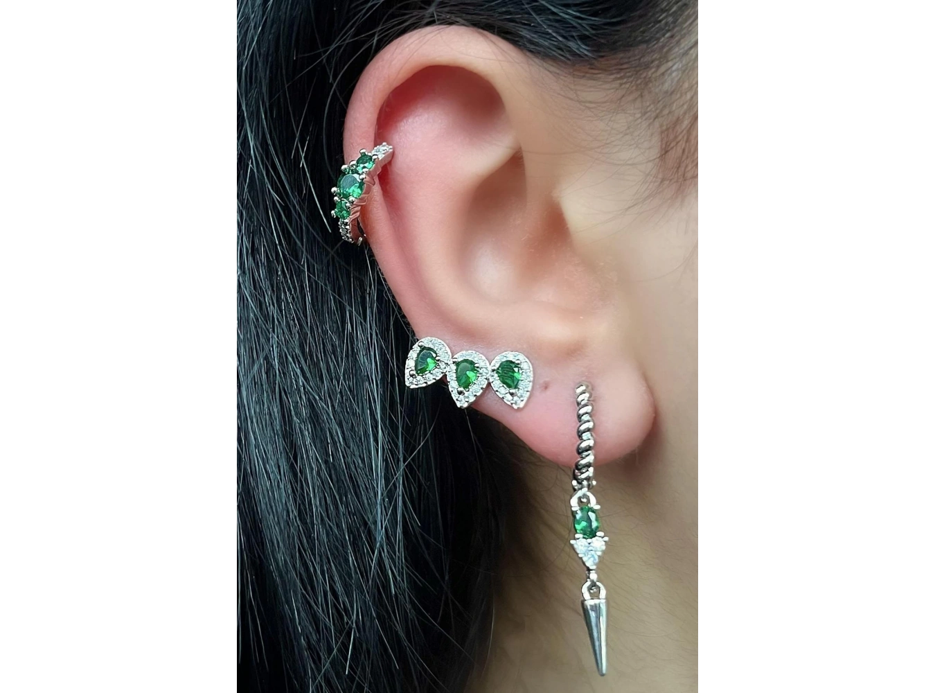 Gümüş Renk Yeşil Taş Detaylı VİP 3lü YSX Küpe Set