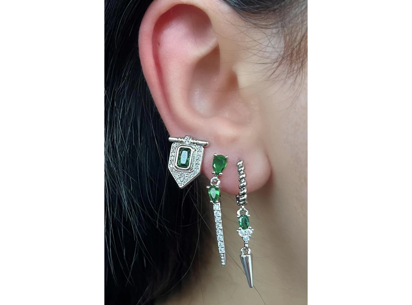 Gümüş Renk Yeşil Taş Detaylı VİP 3lü YSX Küpe Set