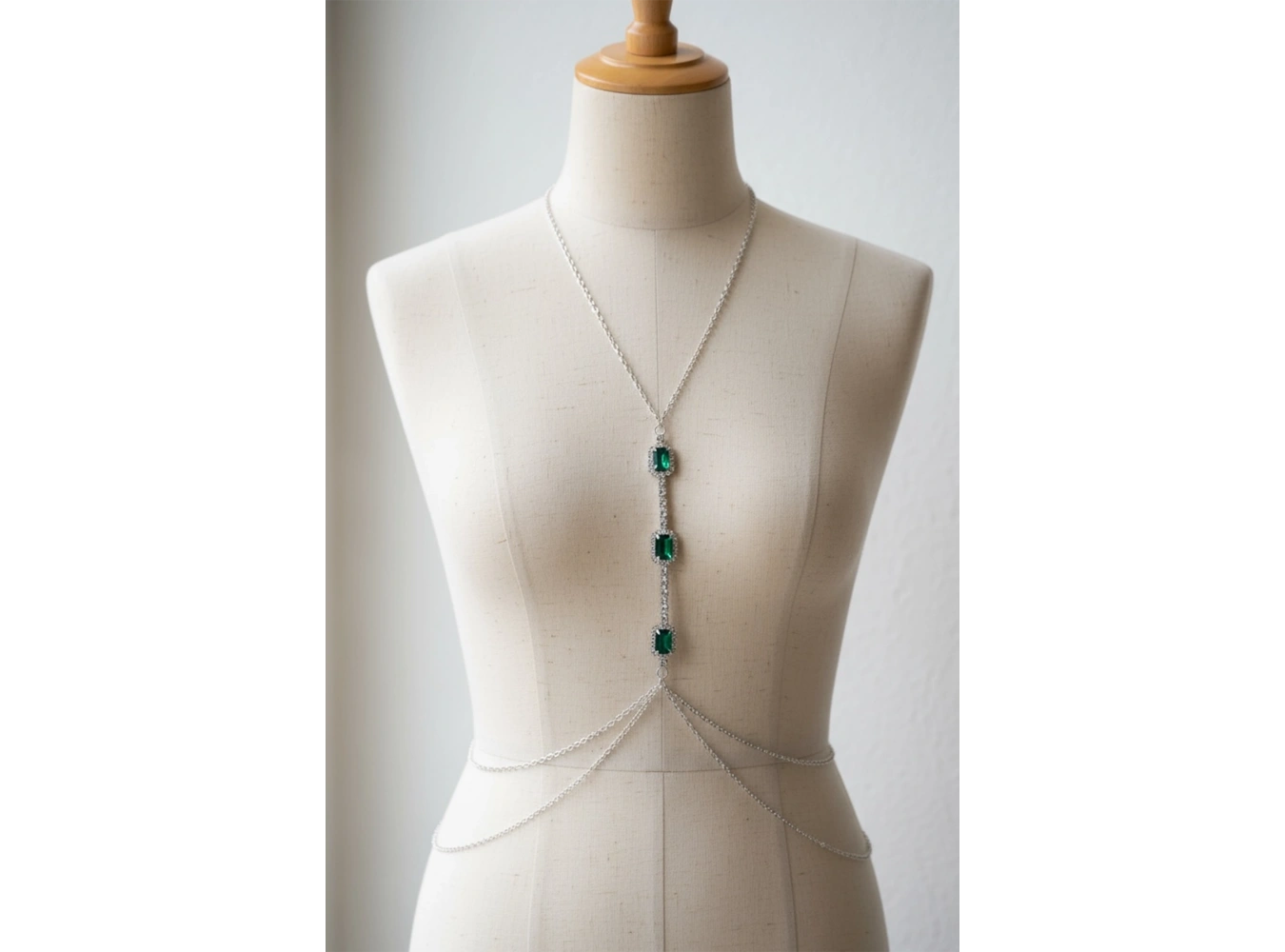 Gümüş Renk Yeşil Taş Detaylı Vücut Aksesuarı