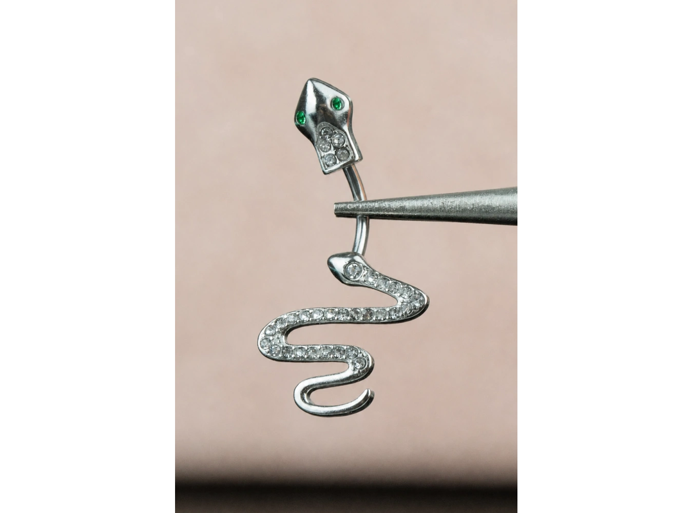 Gümüş Renk Yılan Figürlü Cerrahi Çelik Göbek Piercing