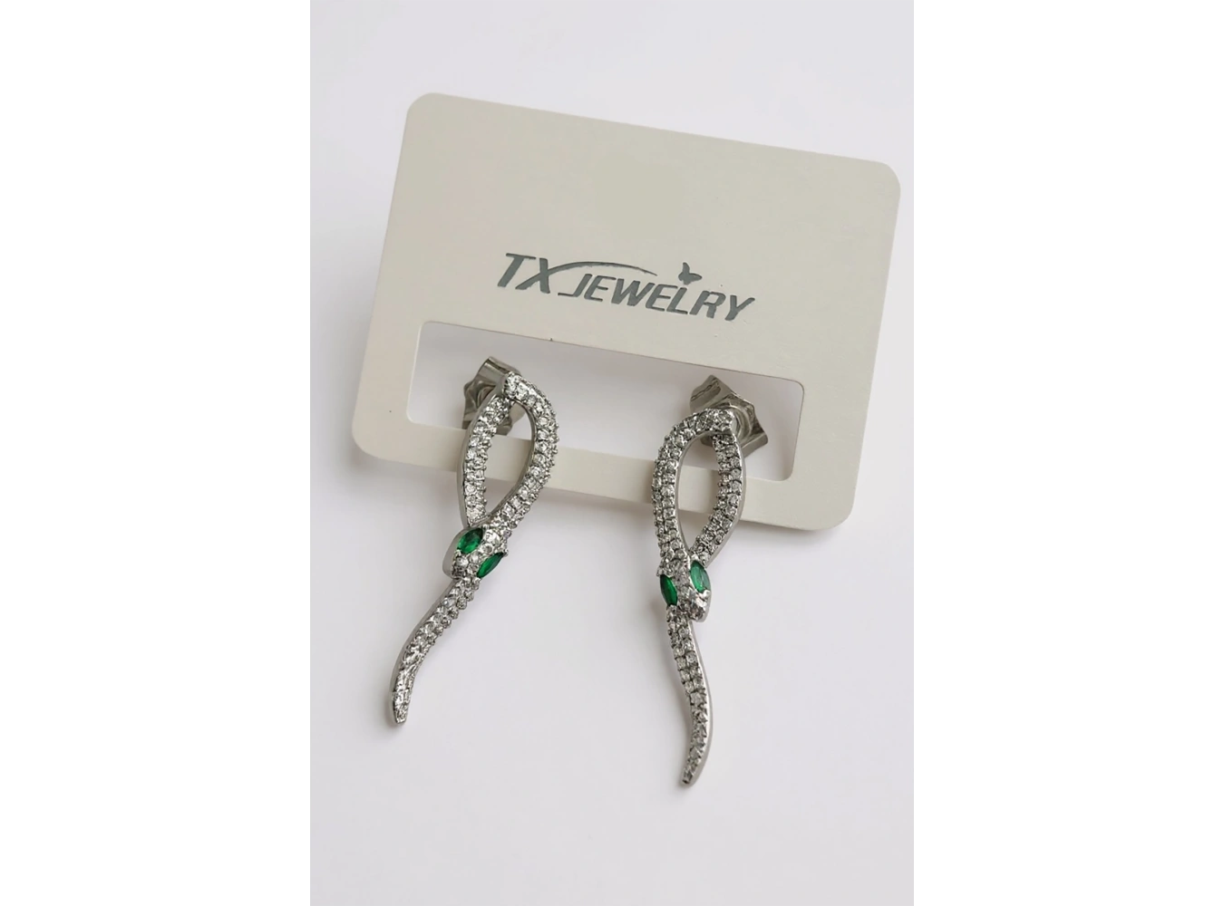 Gümüş Renk Yılan Figürlü Taş Detaylı 14K Altın Kaplama TX Küpe (Çift)