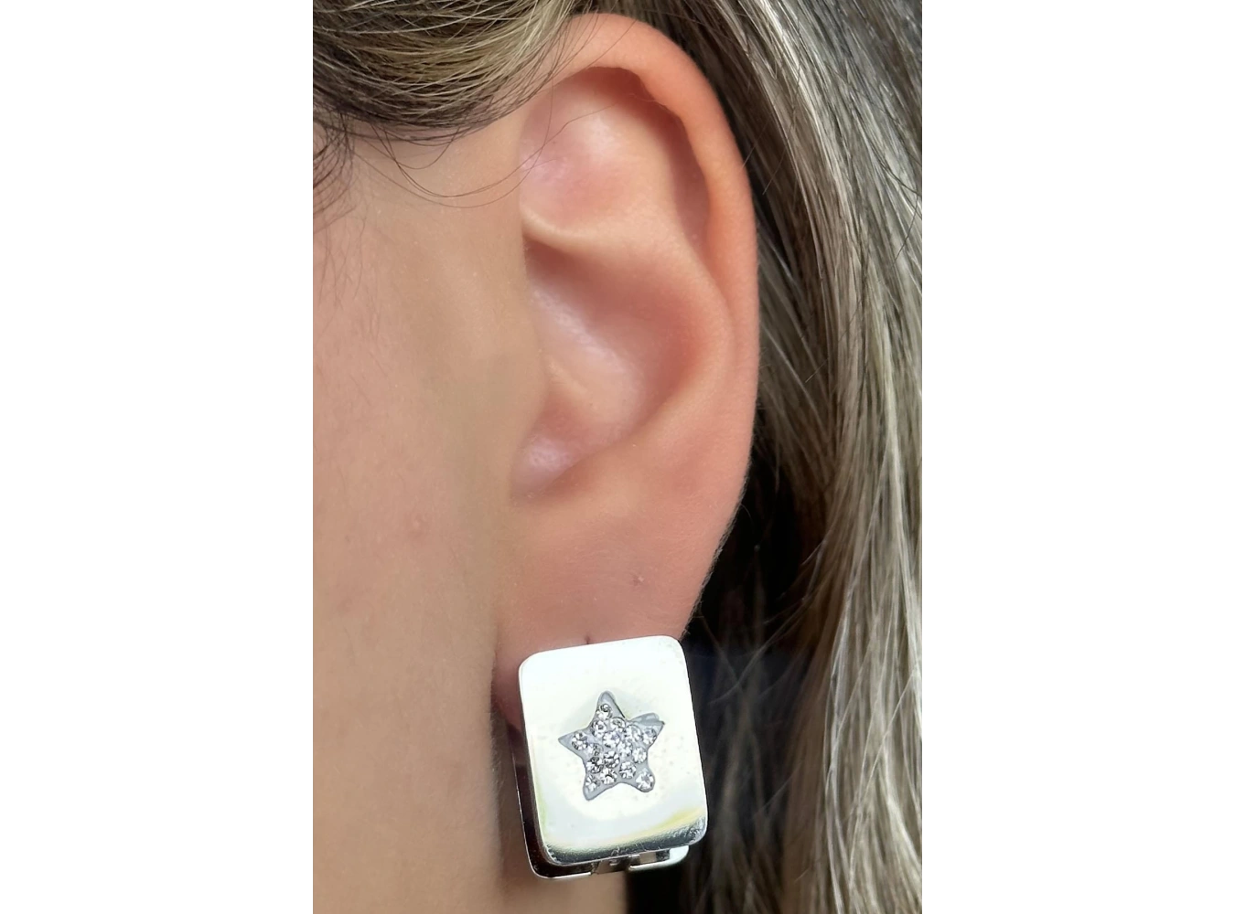 Gümüş Renk Yıldız Detaylı Çelik Küpe (Çift)