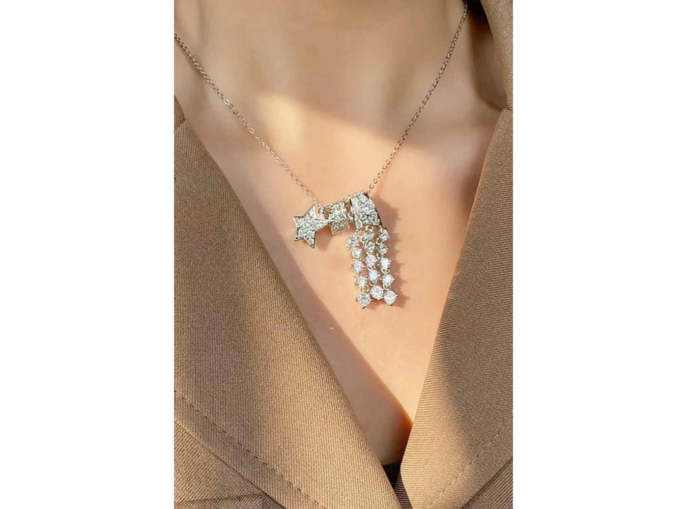 Gümüş Renk Yıldız Figürlü Taş Detaylı 14K Altın Kaplama TX Kolye