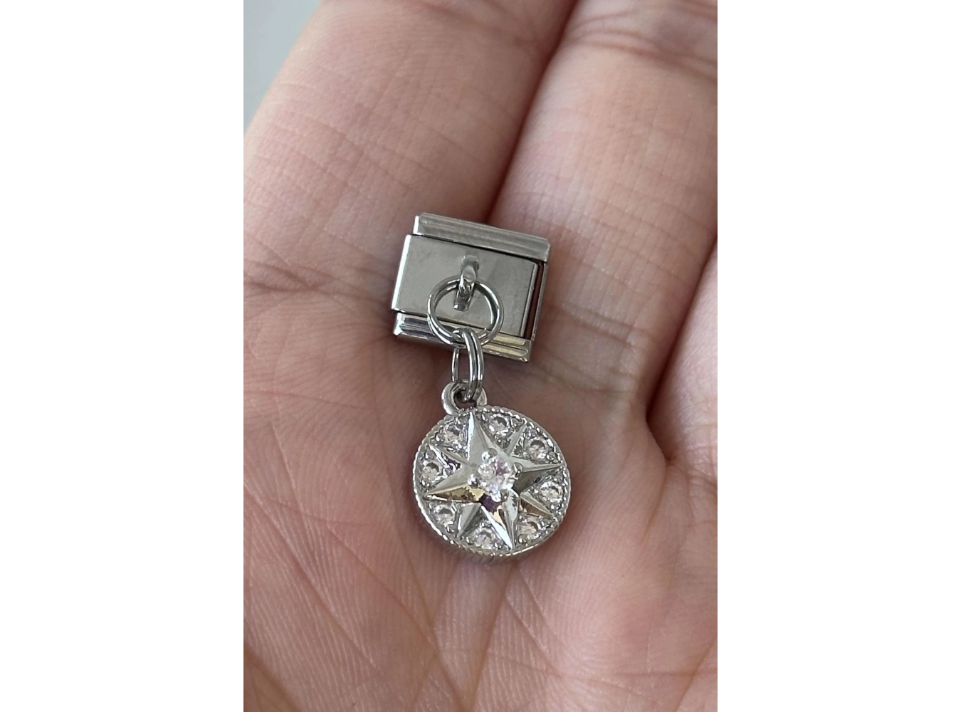 Gümüş Renk Yıldız Figürlü Taş Detaylı Çelik Nomination Charm (Tek)