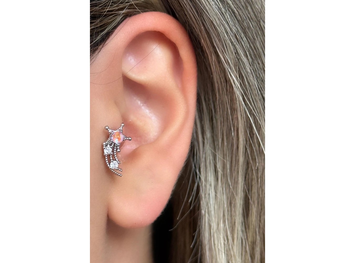 Gümüş Renk Yıldız Figürlü Taş Detaylı Çelik Tragus/Kıkırdak Küpe/Piercing (Tek)