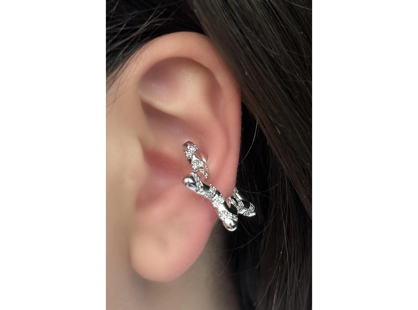 Gümüş Renk Yıldız Figürlü Taş Detaylı Ear Cuff (Tek)