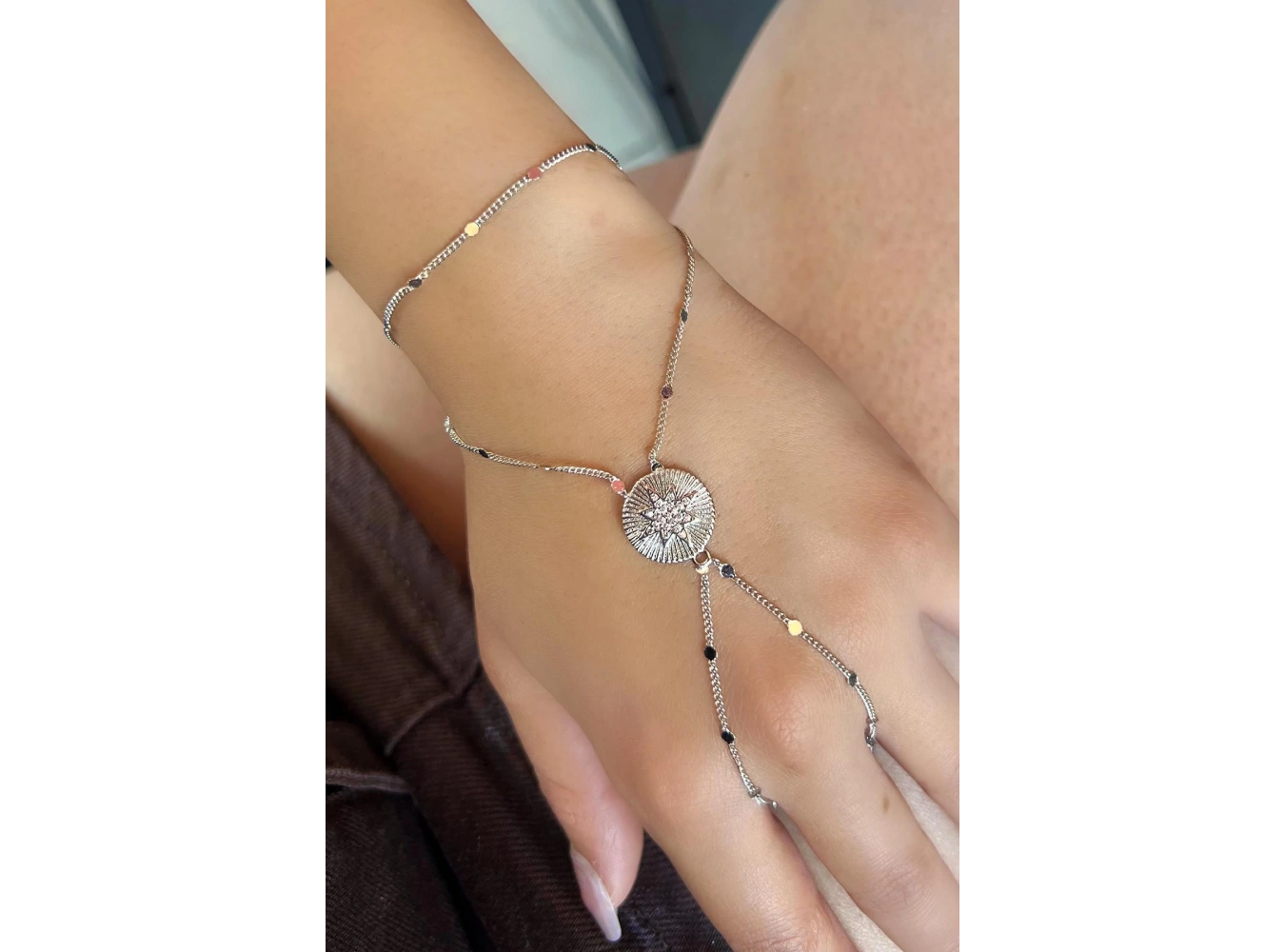 Gümüş Renk Yıldız Figürlü Taş Detaylı Şahmeran