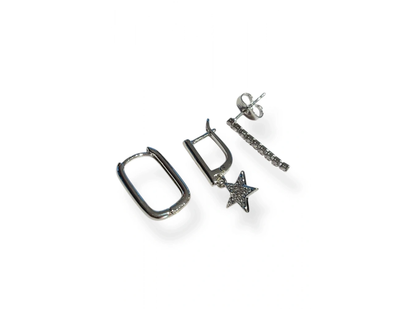 Gümüş Renk Yıldız Figürlü Taş Detaylı  VİP 3lü YSX Küpe Set