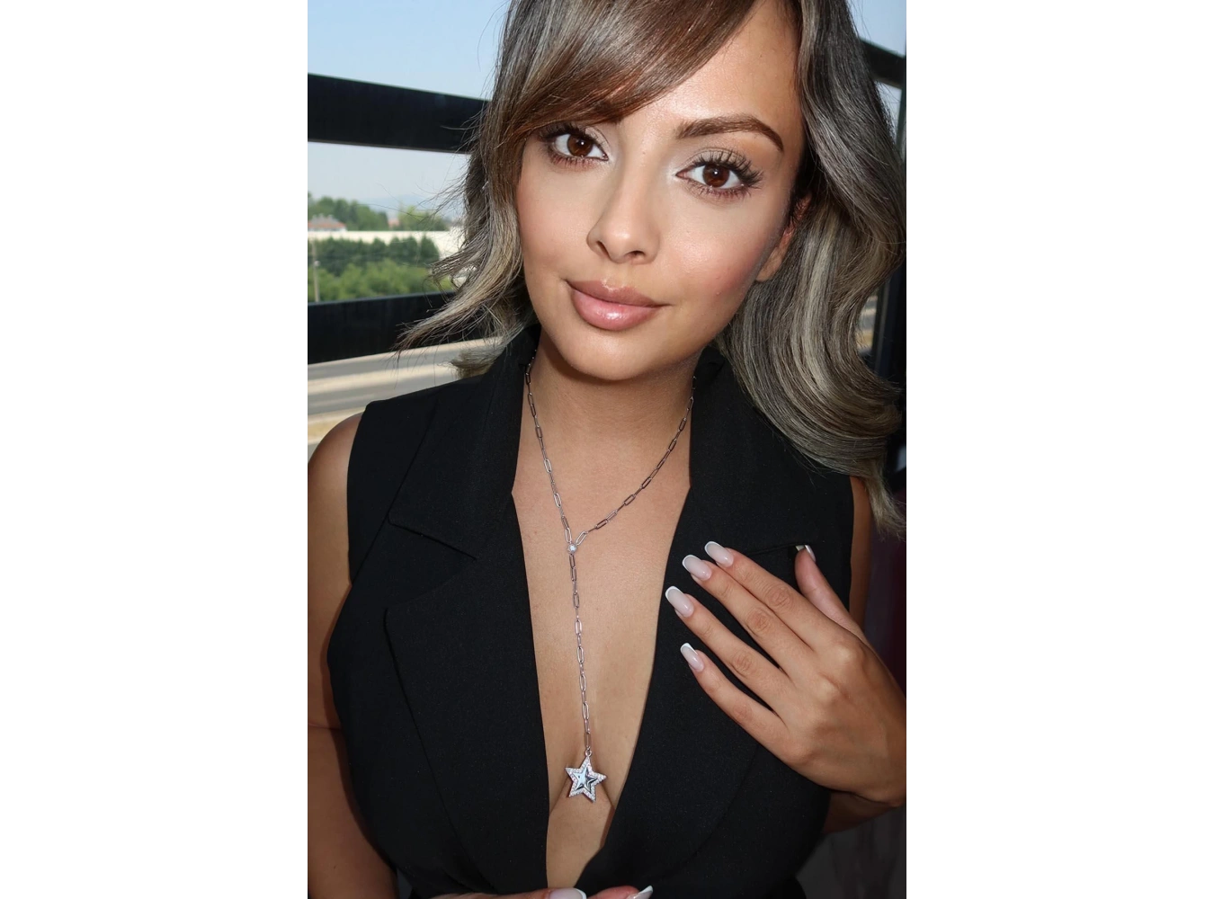 Gümüş Renk Yıldız Figürlü Taş Detaylı Y Kolye