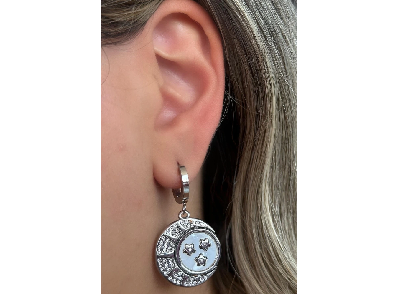 Gümüş Renk Yıldız Taş Detaylı Çelik Küpe (Çift)