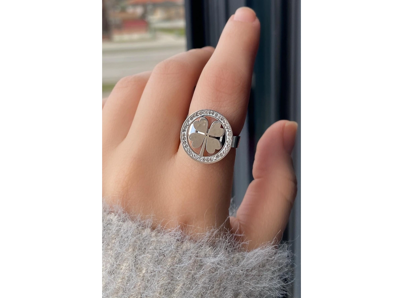 Gümüş Renk Yonca Figürlü Ayarlanabilir Çelik Yüzük