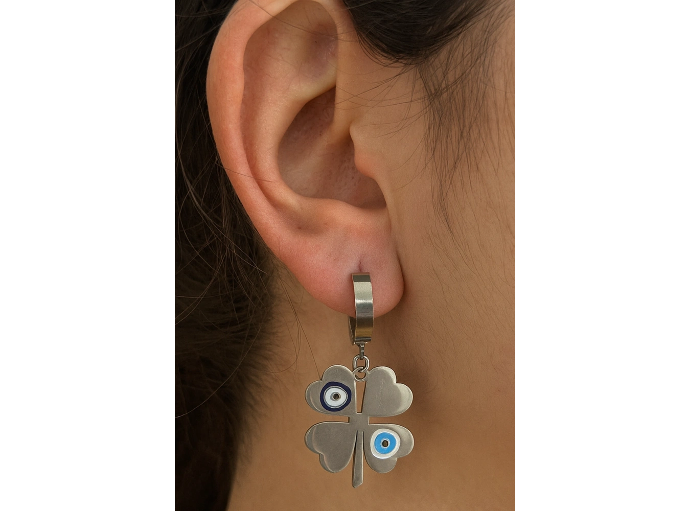 Gümüş Renk Yonca Figürlü Çelik Küpe (Çift)