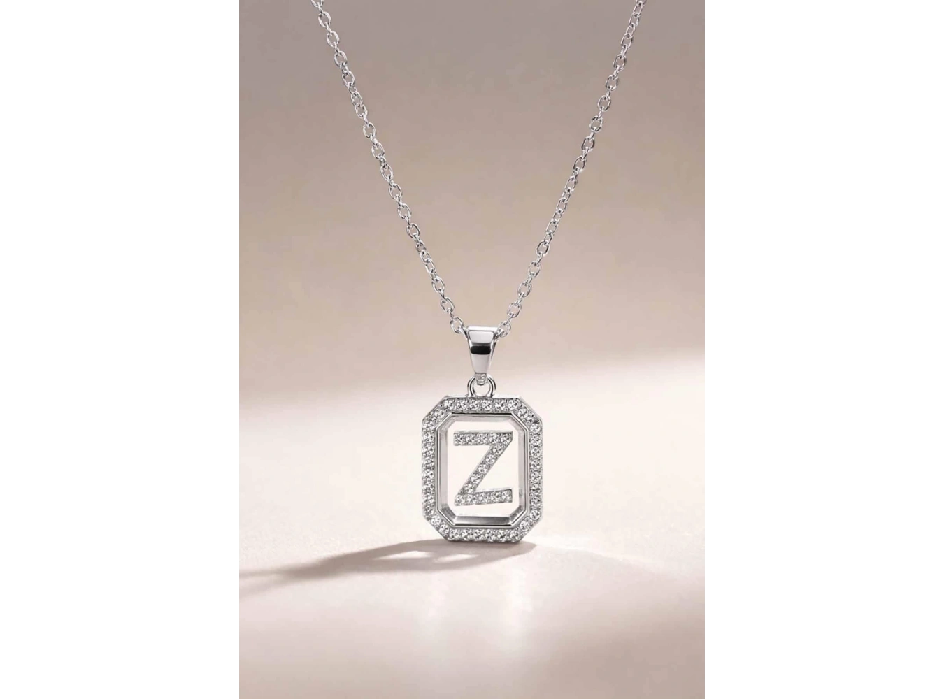 Gümüş Renk Z Harf Taş Detaylı Çelik Kolye