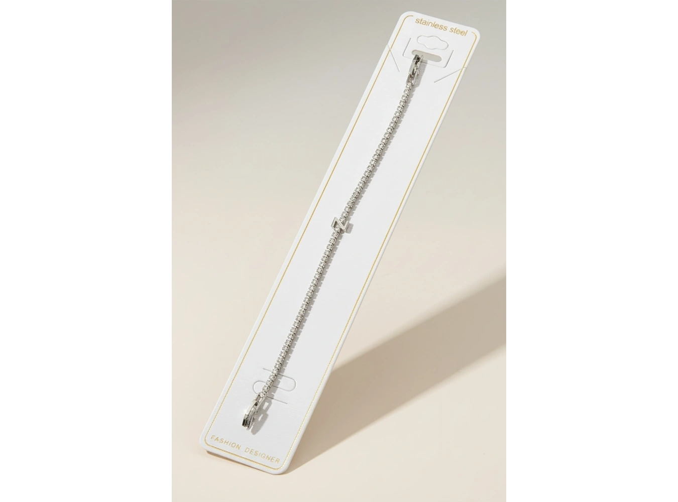 Gümüş Renk Z Harfli Taş Detaylı Çelik Bileklik