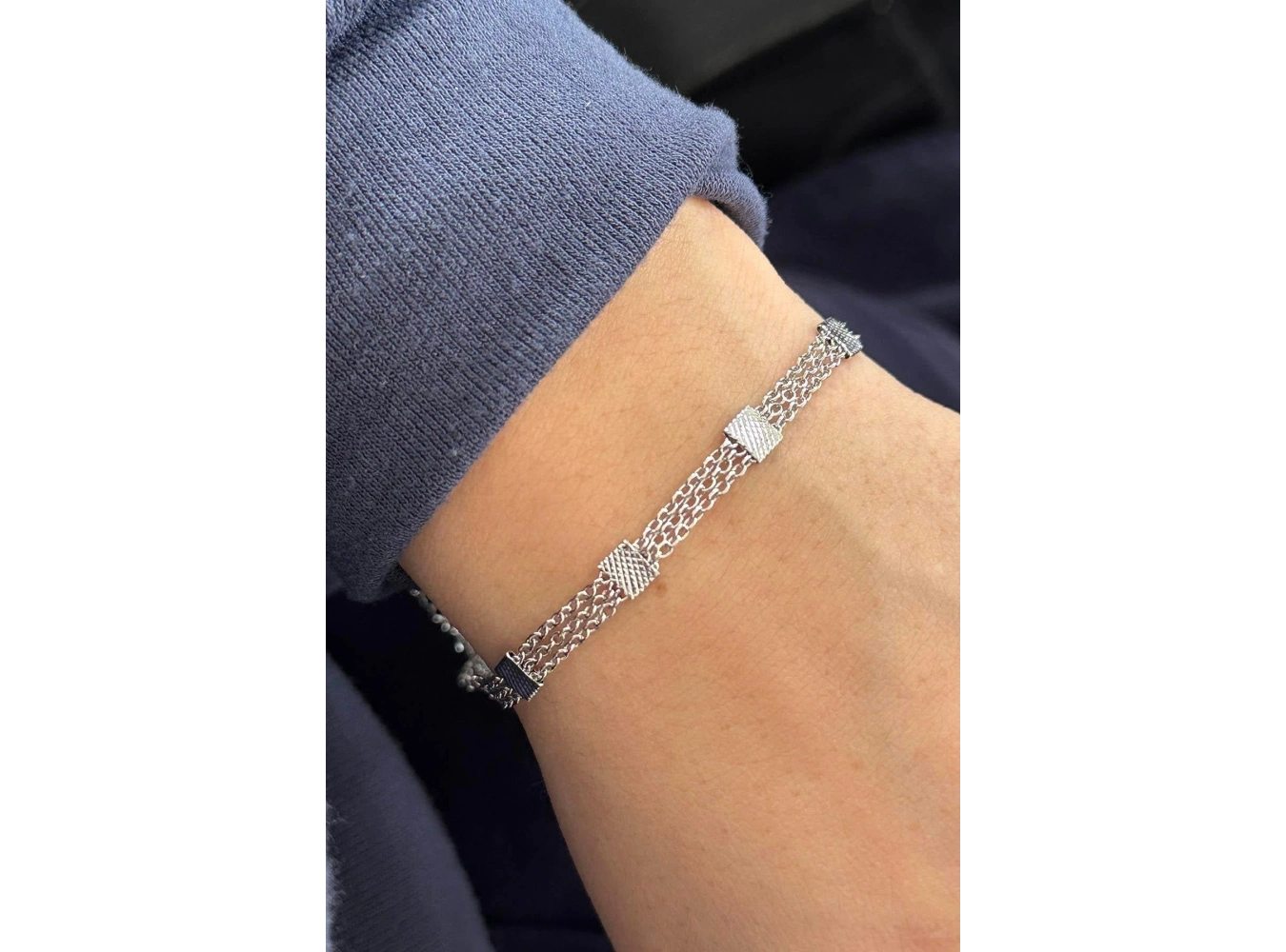 Gümüş Renk Zincir Detaylı Bileklik