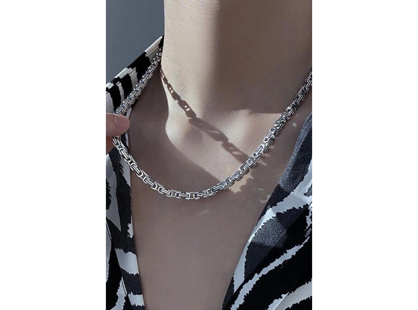 Gümüş Renk Zincir Detaylı Çelik Erkek Kolye