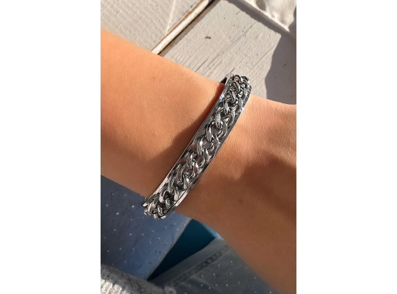 Gümüş Renk Zincir Detaylı Çelik Kelepçe Bileklik