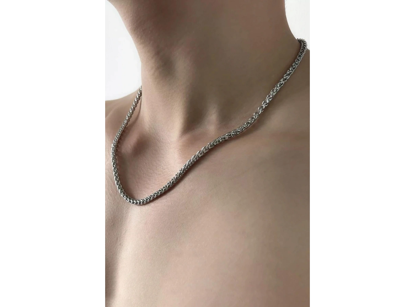 Gümüş Renk Zincir Detaylı Unisex Çelik Kolye