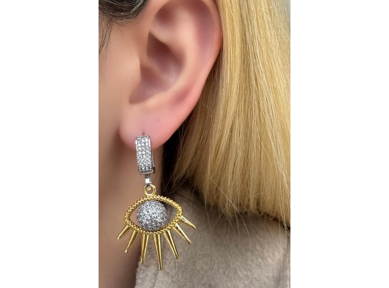 Gümüş Ve Altın Renk Göz Figürlü Küpe (Çift)