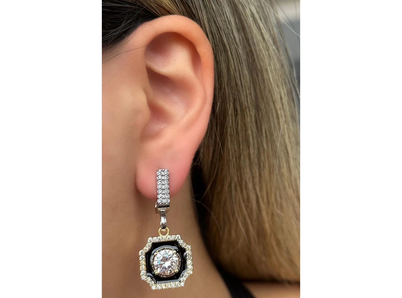 Gümüş Ve Altın Renk Taş Detaylı Küpe (Çift)