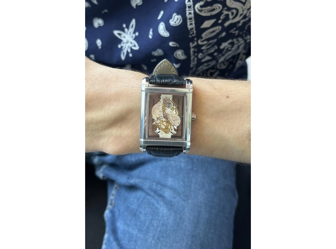 Gümüş Ve Siyah Renk Deri Kordonlu Çelik Erkek Saat