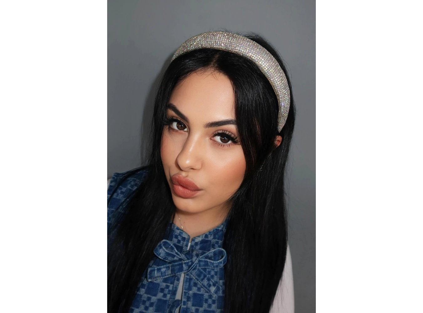 Hologramlı Gümüş Renk Taş Detaylı Taç