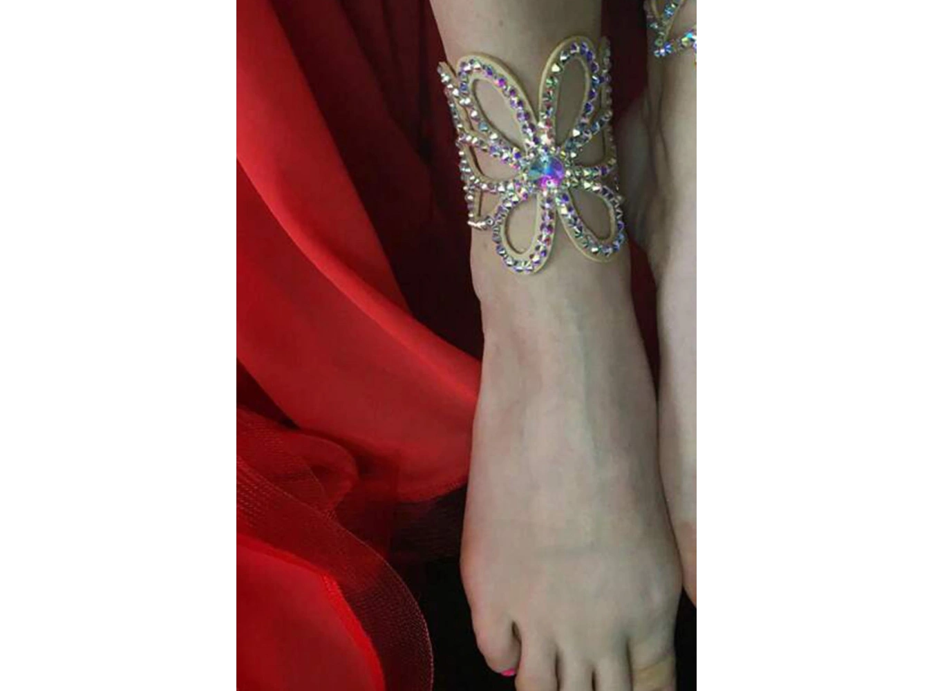 Hologramlı Taş Detaylı Ayak Dans Bileziği