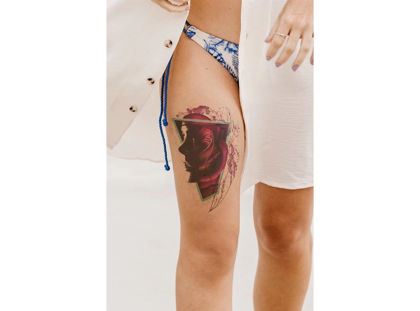 Kadın Modelli Geçici Dövme Tattoo