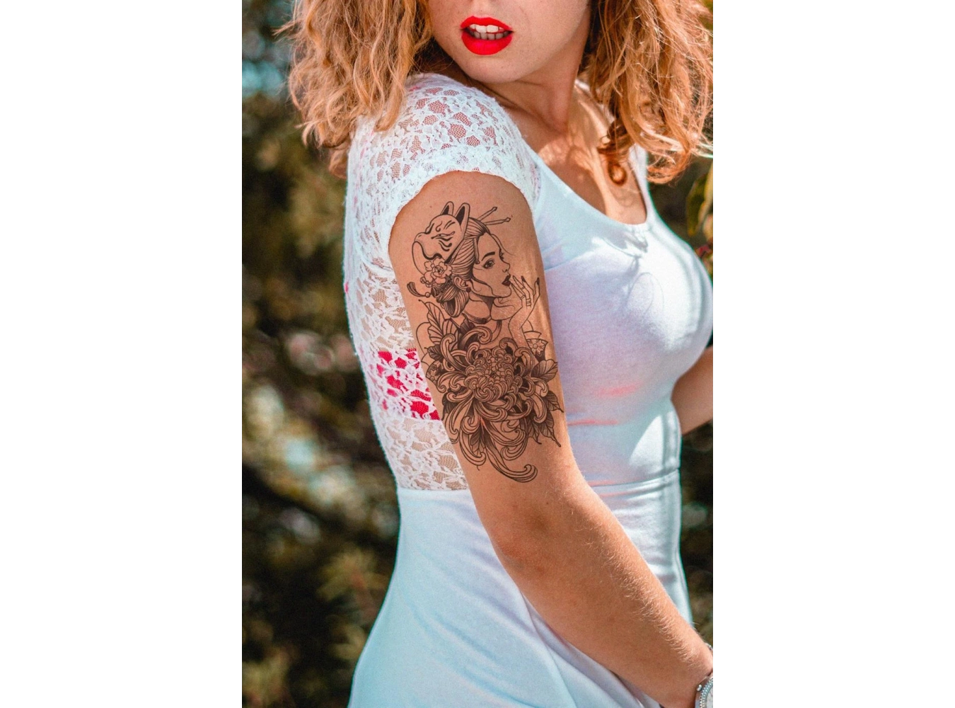 Kadın ve Çiçek Geçici Dövme Tattoo