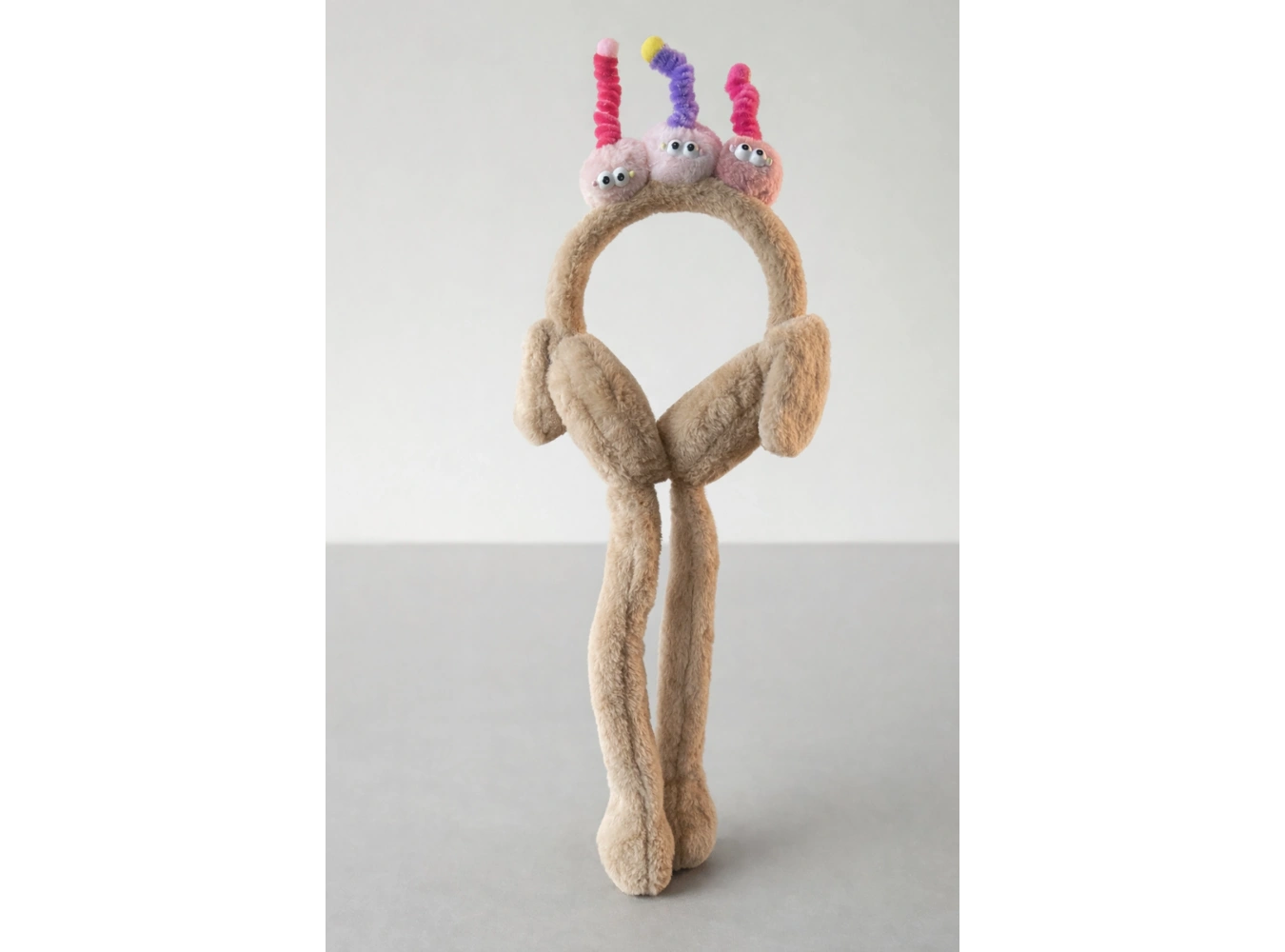 Kahve Renk Canavar Figürlü Kulakları Oynayan Peluş Kulaklık