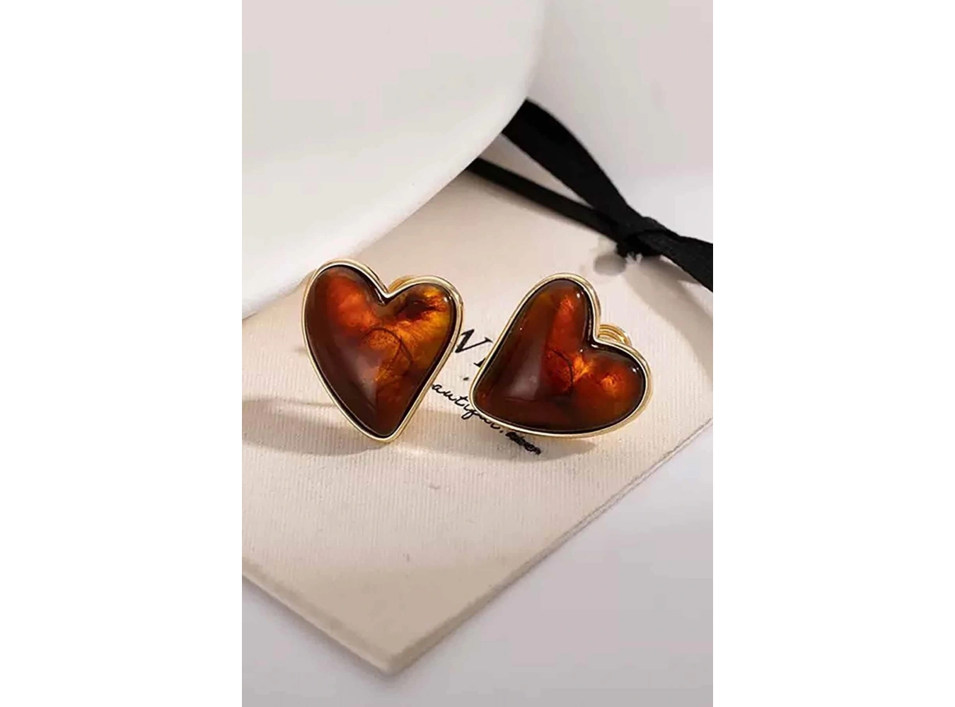 Kahve Renk Kalp Figürlü 14K Altın Kaplama Küpe (Çift)