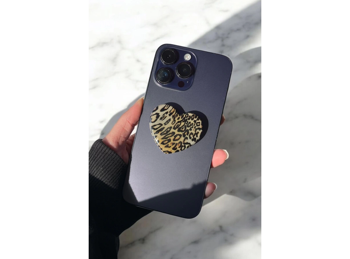 Kahve Renk Kalp Figürlü 3D Telefon Tutacağı