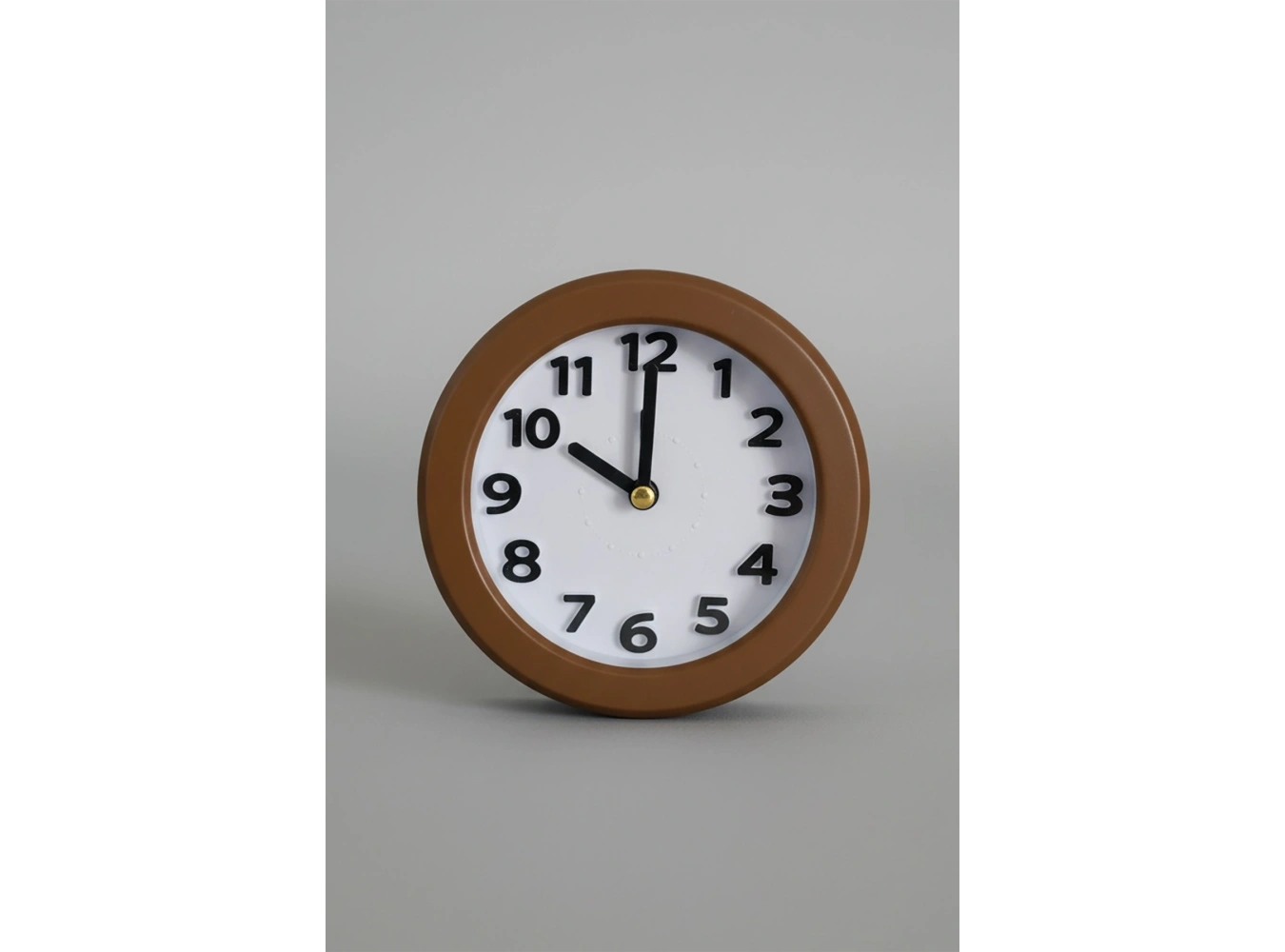 Kahve Renk Mini Dekoratif Alarmlı Yuvarlak Masa Saati