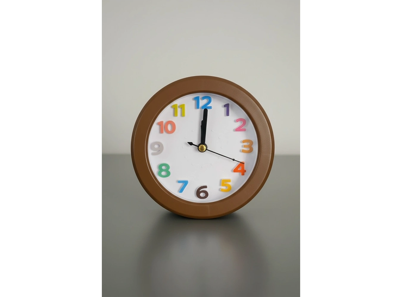 Kahve Renk Mini Dekoratif Alarmlı Yuvarlak Masa Saati