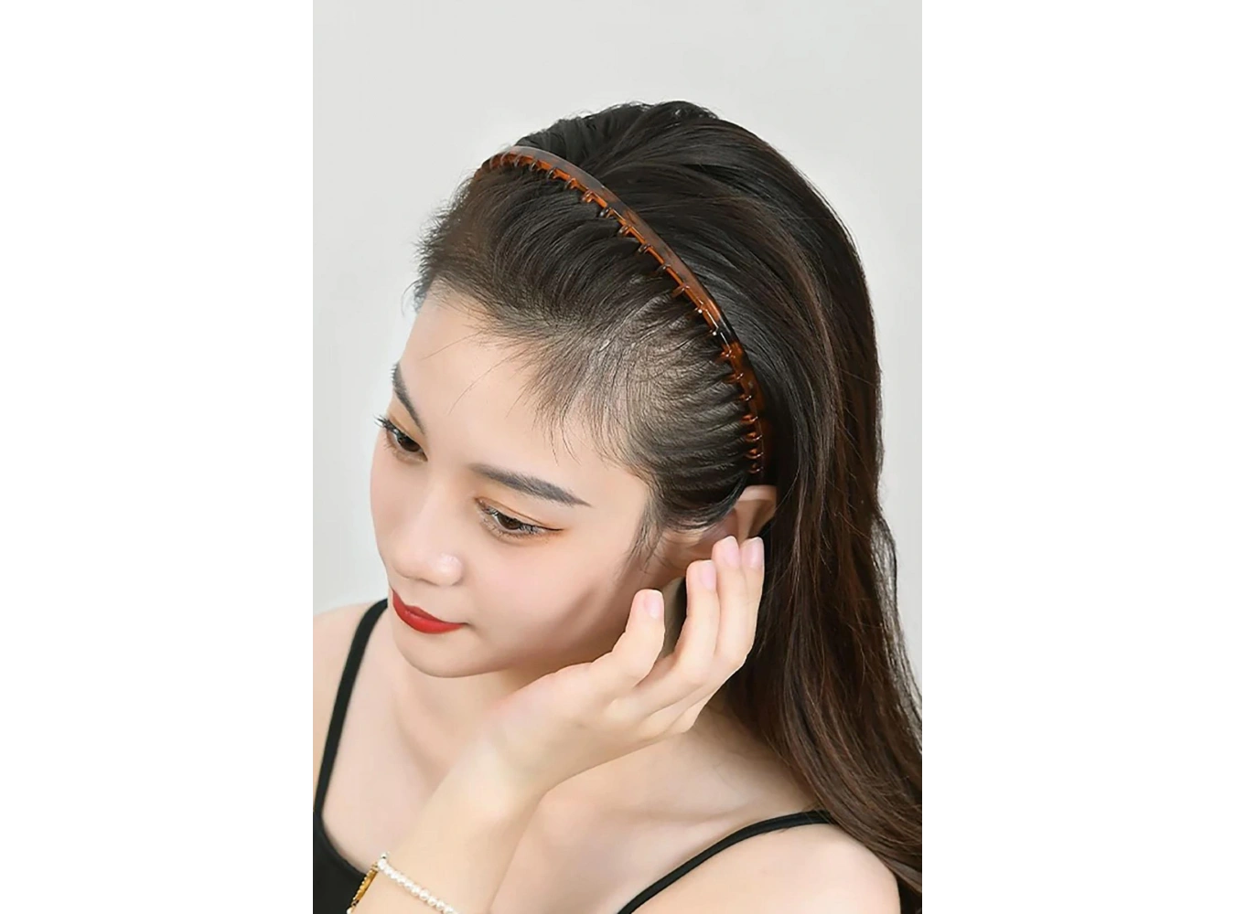 Kahve Renk Tarak Detaylı Taç