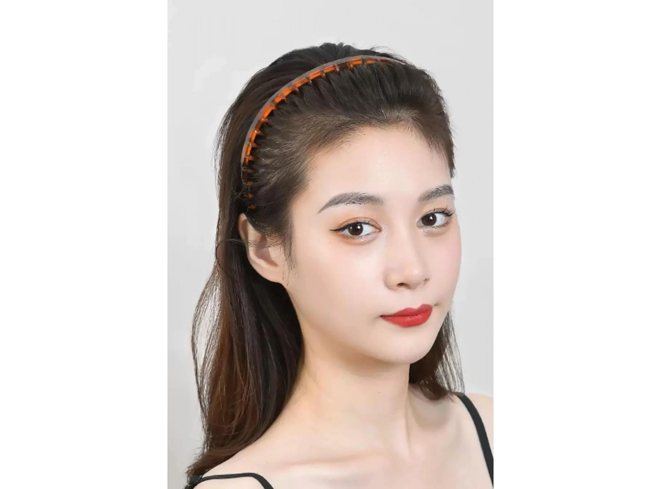 Kahve Renk Tarak Detaylı Taç