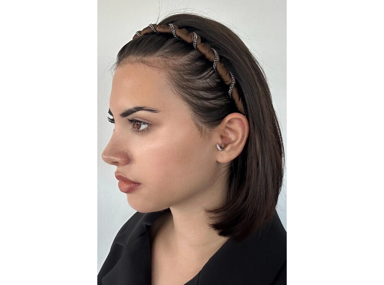 Kahve Renk Taş Detaylı Taraklı Taç