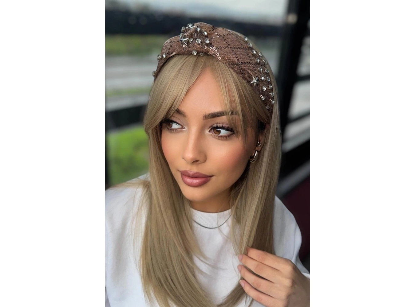 Kahve Renk Taş Ve Yıldız Detaylı Taç