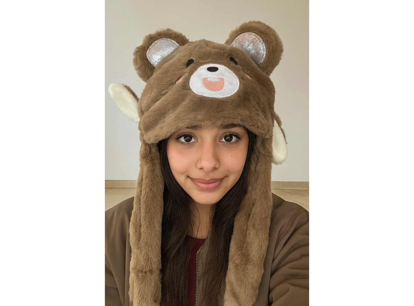 Kahverengi Ayıcık Figürlü Kulakları Oynayan Peluş Şapka