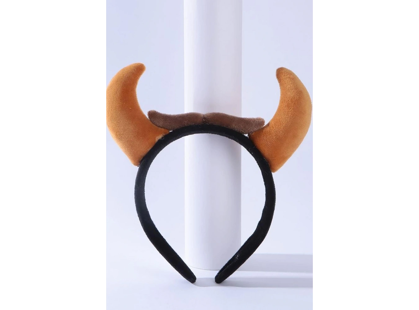 Kahverengi Boynuz Figürlü Taç